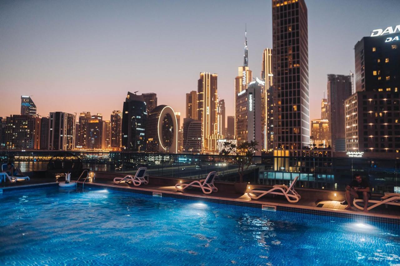 Radisson Blu Hotel, Dubai Canal View Exterior photo